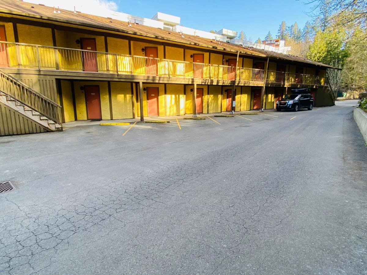 Wessex Inn By The Sea Cowichan Bay Exterior photo